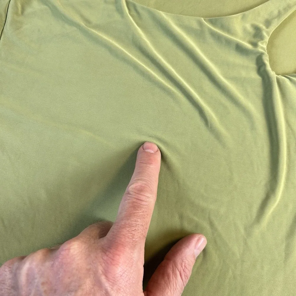 London Rose L Pistachio‎ Long Sleeve Shoulder Cut Top
